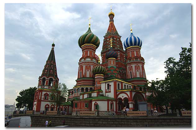 avant l'aquariophilie et les aquarium, moscou est une ville à admirer comme ici la cathédrale Saint basile à Moscou