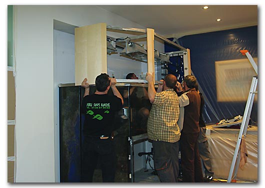 Démontage de la galerie d'aquarium