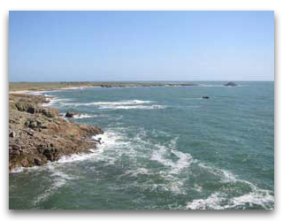 Plaage de Bretagne, la mer couvre le globe